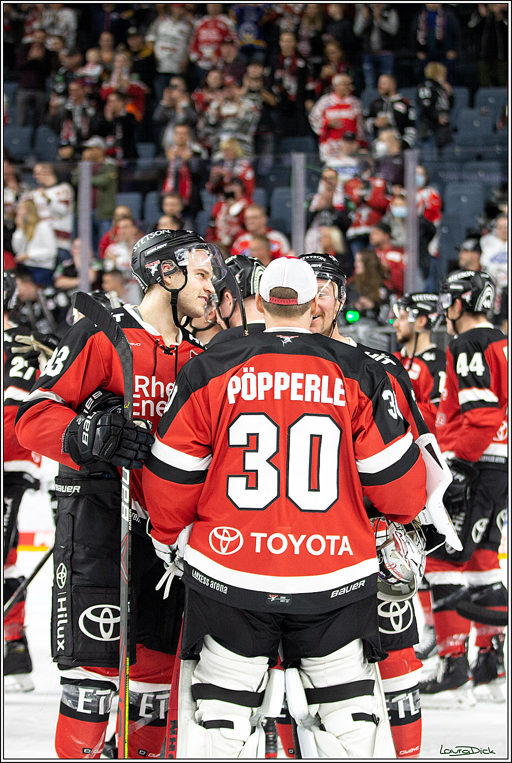 PENNY DEL;  Koelner Haie - Krefeld Pinguins; Koeln, 31.10.2021